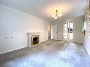 Lounge/Diner- click for photo gallery